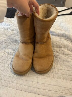 UGG Chestnut Suede Short Sheepskin Boots size 8